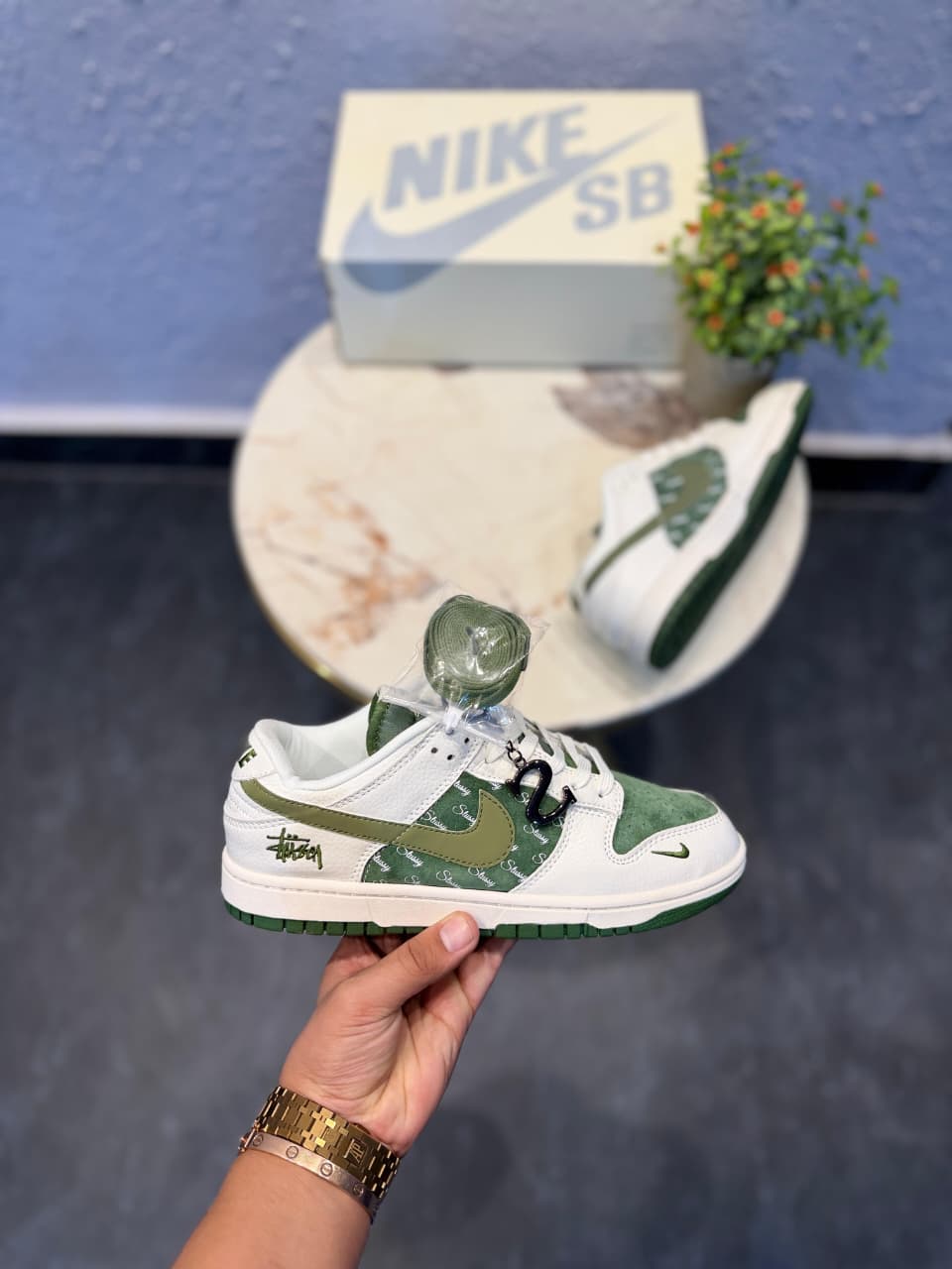 NIKE SB  DUNK STUSSY S WHITE ARMY GREEN 2025