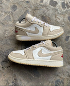 NIKE AIR JORDAN 1 LOW SE SAIL RATTAN UNIVERSITY RED
