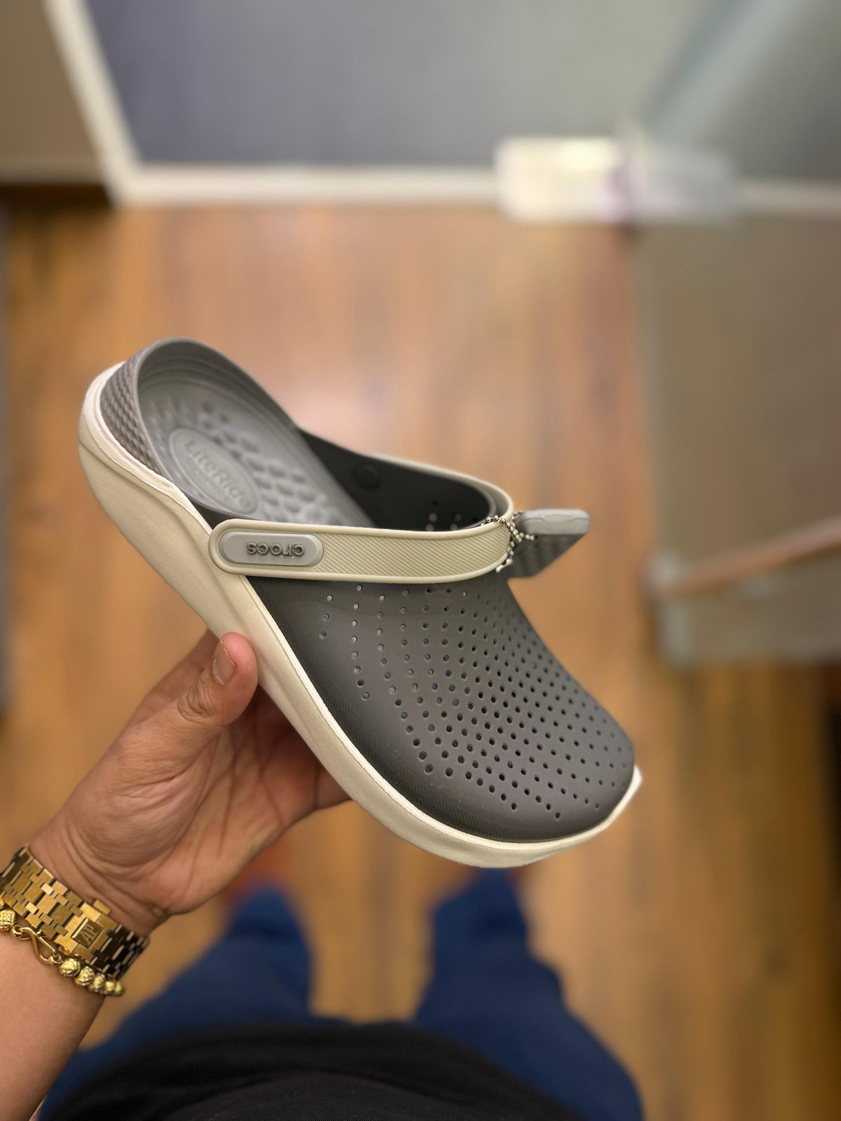CROCS