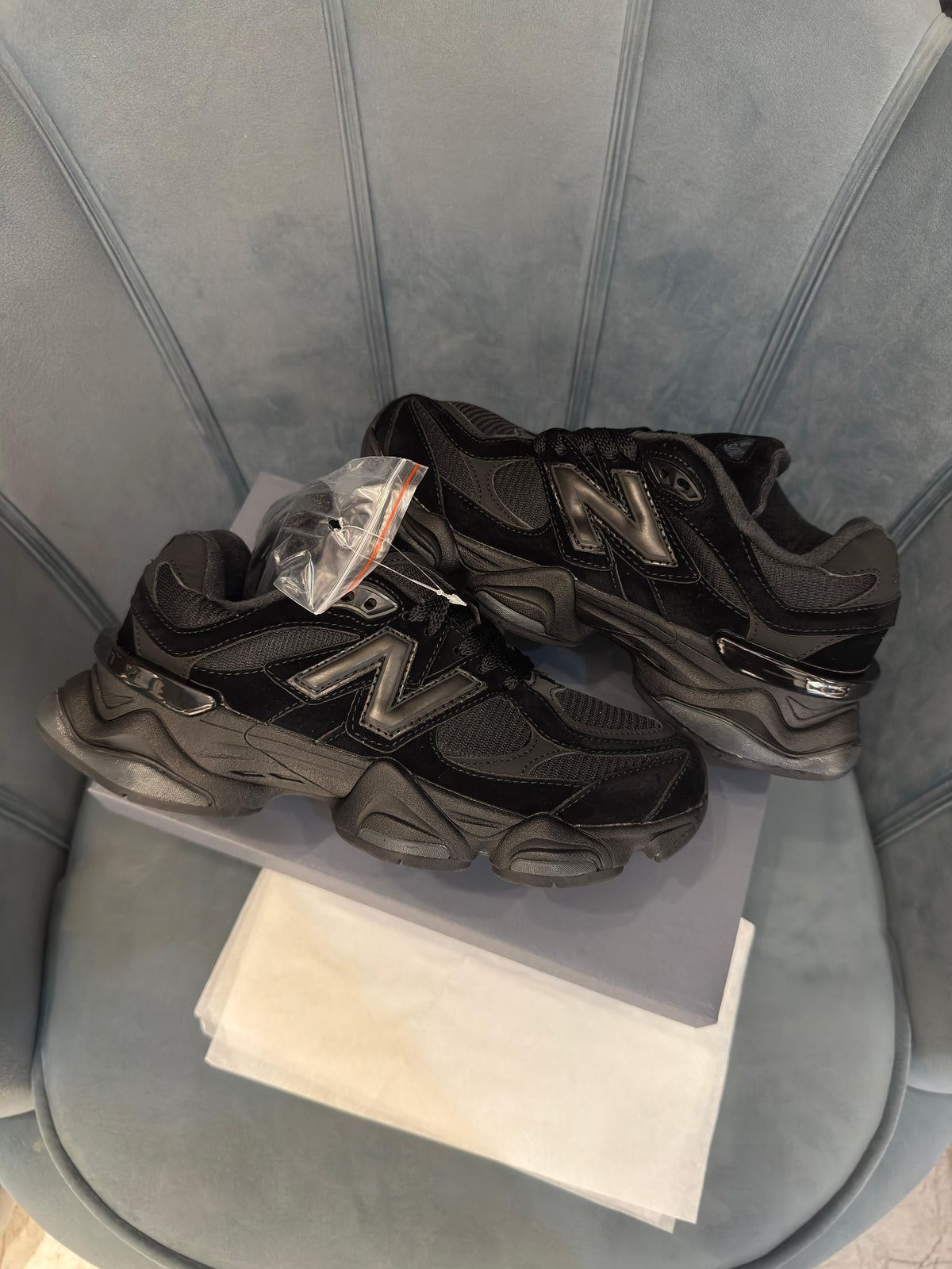 NEW BALANCE 9060 TRIPLE BLACK