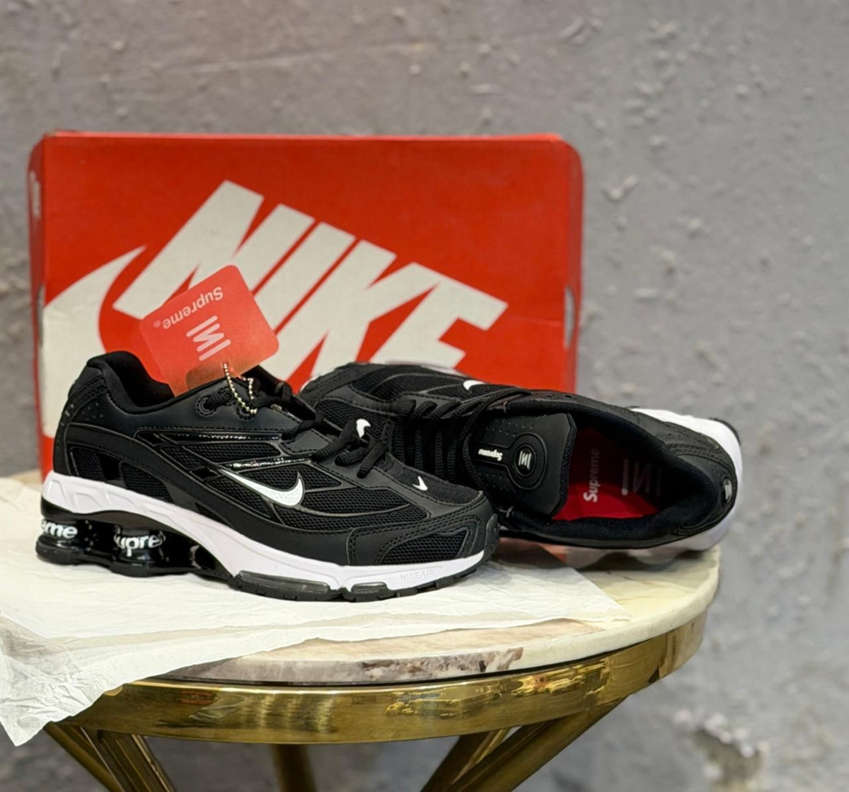 NIKE SHOX SUPREME OREO