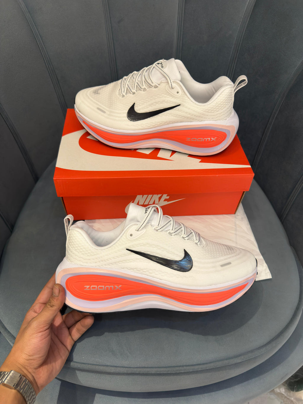 NIKE VOMERO PLUS WHITE BLACK BRIGHT CRIMSON