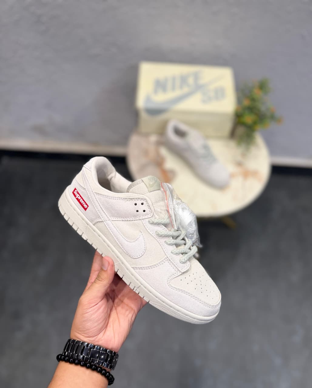 NIKE SB  DUNK SUPREME BEIGE