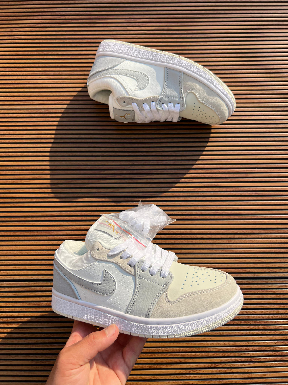 NIKE AIR JORDAN CUT LOW