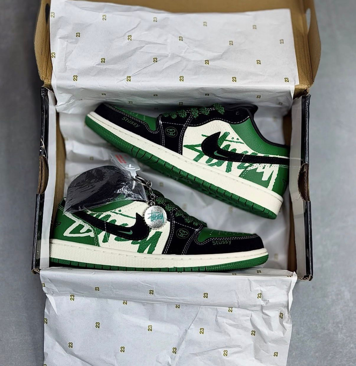AIR JORDANS RETRO 1 X STUSSY GREEN 2026