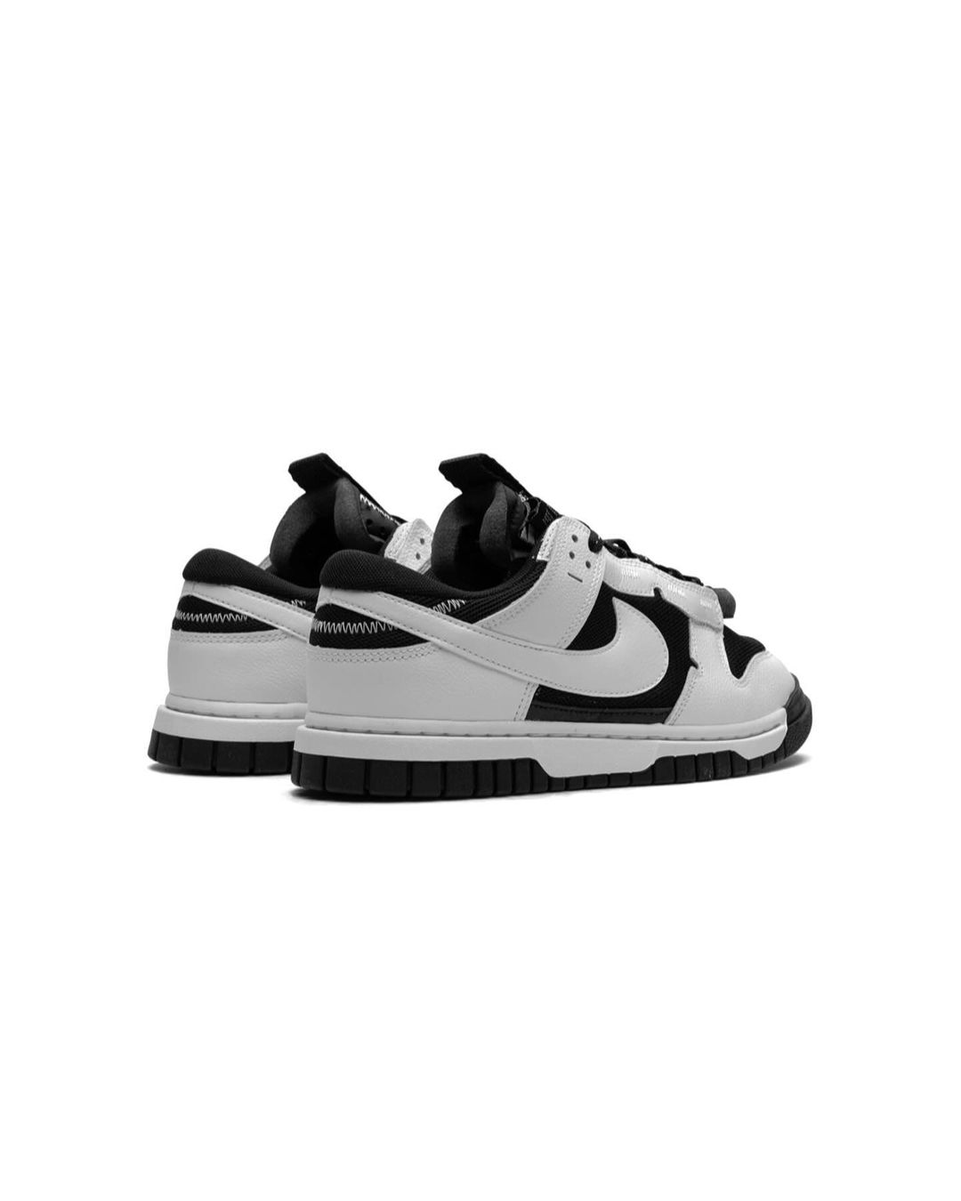 NIKE SB DUNK REVERSE PANDA